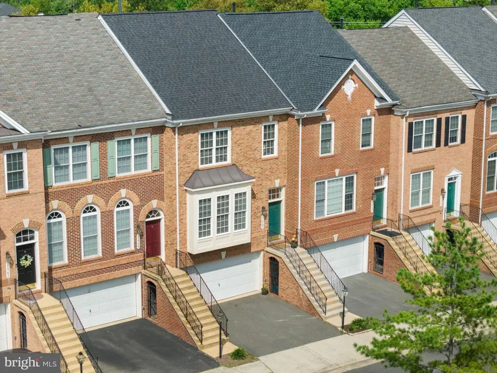 21757 LADYSLIPPER SQUARE Ashburn, VA 20147