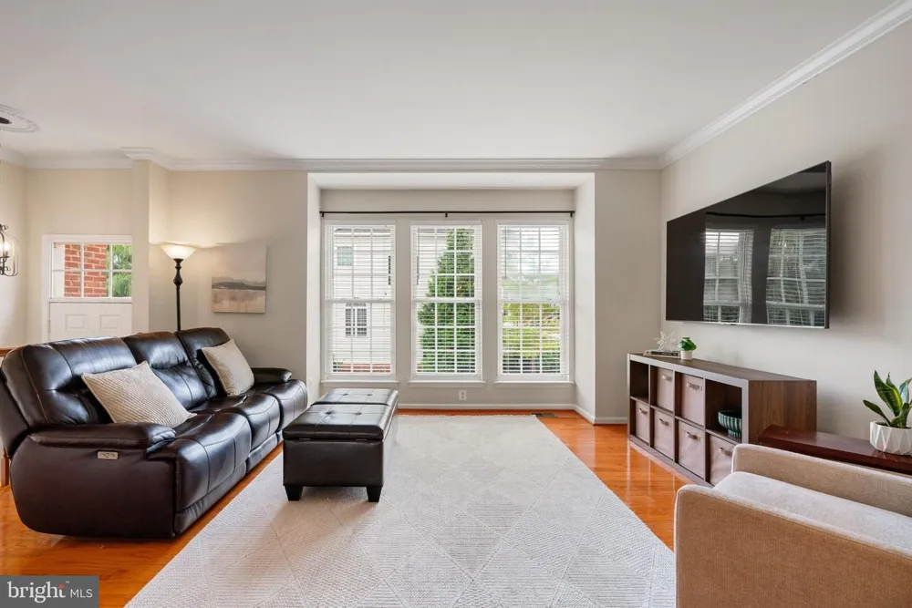21757 LADYSLIPPER SQUARE Ashburn, VA 20147