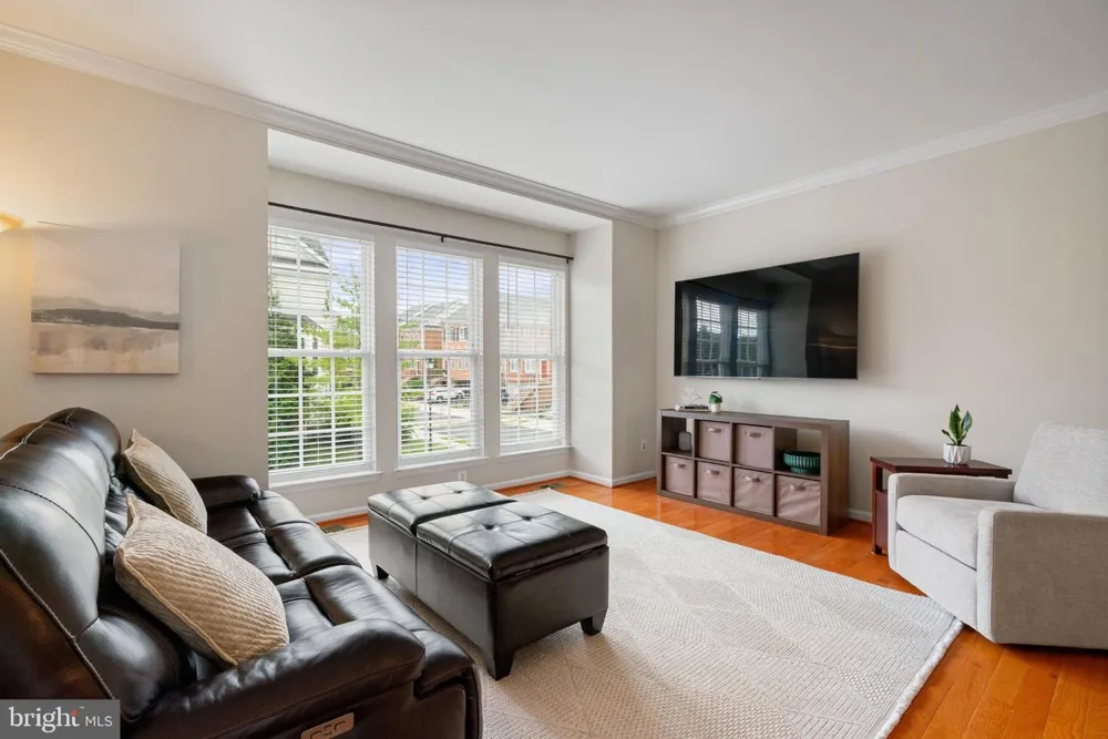 21757 LADYSLIPPER SQUARE Ashburn, VA 20147