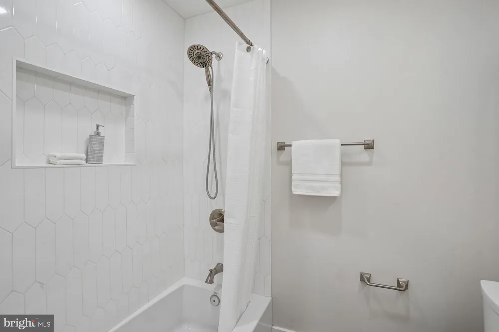 10316 MONROE COURT Fairfax, VA 22030
