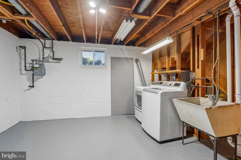 10316 MONROE COURT Fairfax, VA 22030