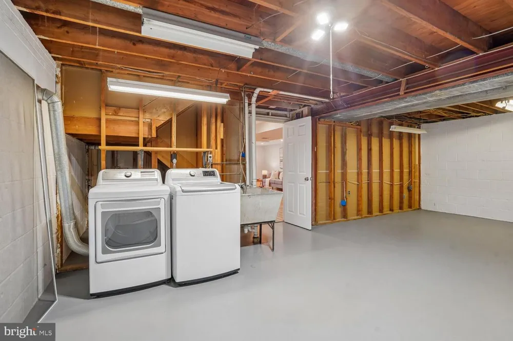 10316 MONROE COURT Fairfax, VA 22030