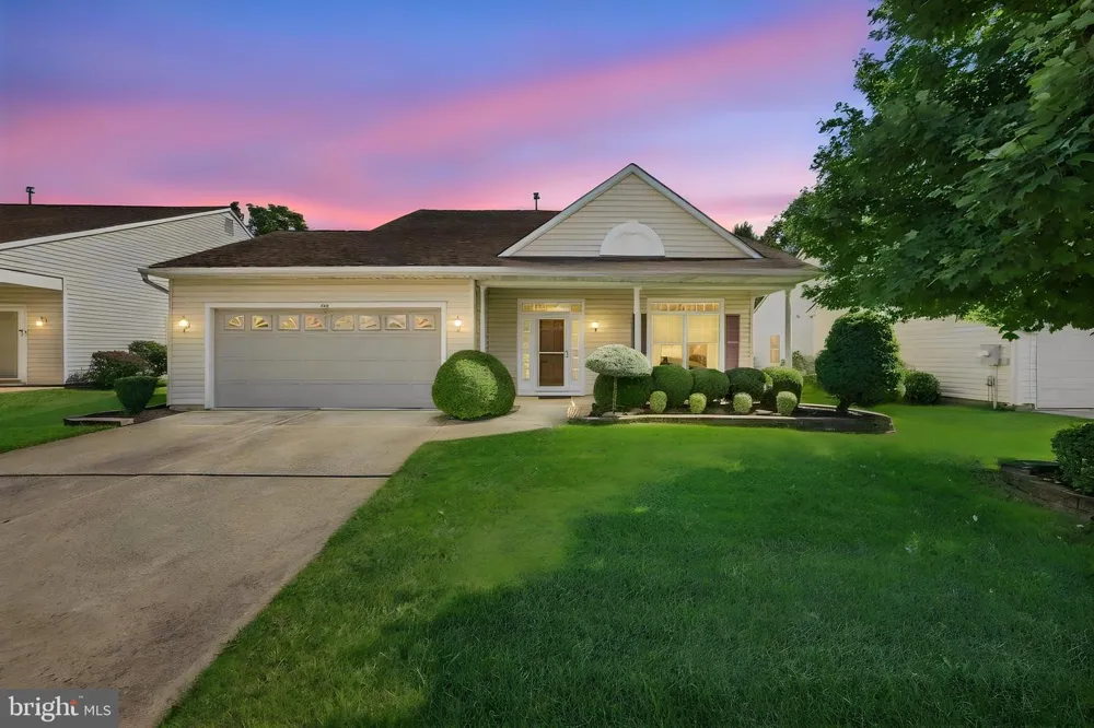 218 WAGON WHEEL LANE Columbus, NJ 08022