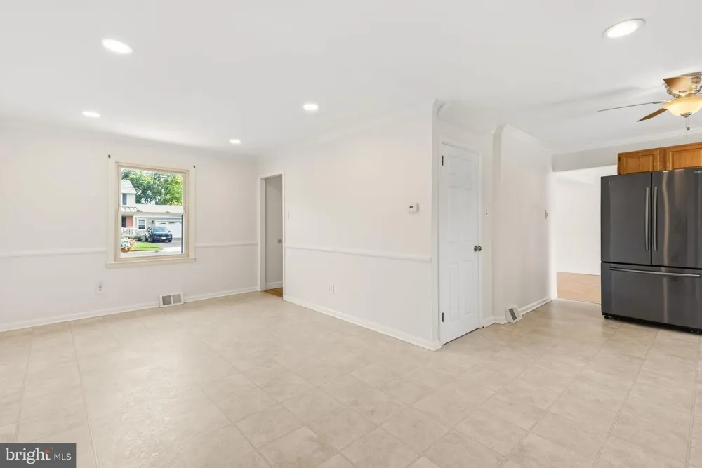243 CRESTVIEW ROAD Hatboro, PA 19040