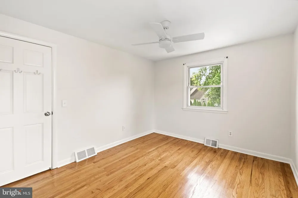 243 CRESTVIEW ROAD Hatboro, PA 19040