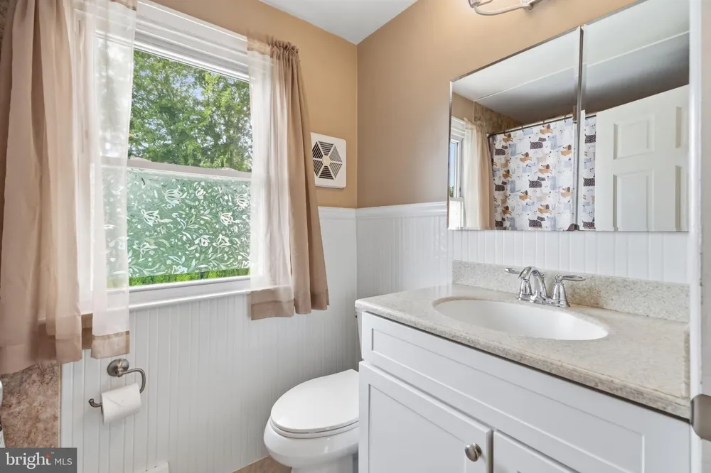243 CRESTVIEW ROAD Hatboro, PA 19040