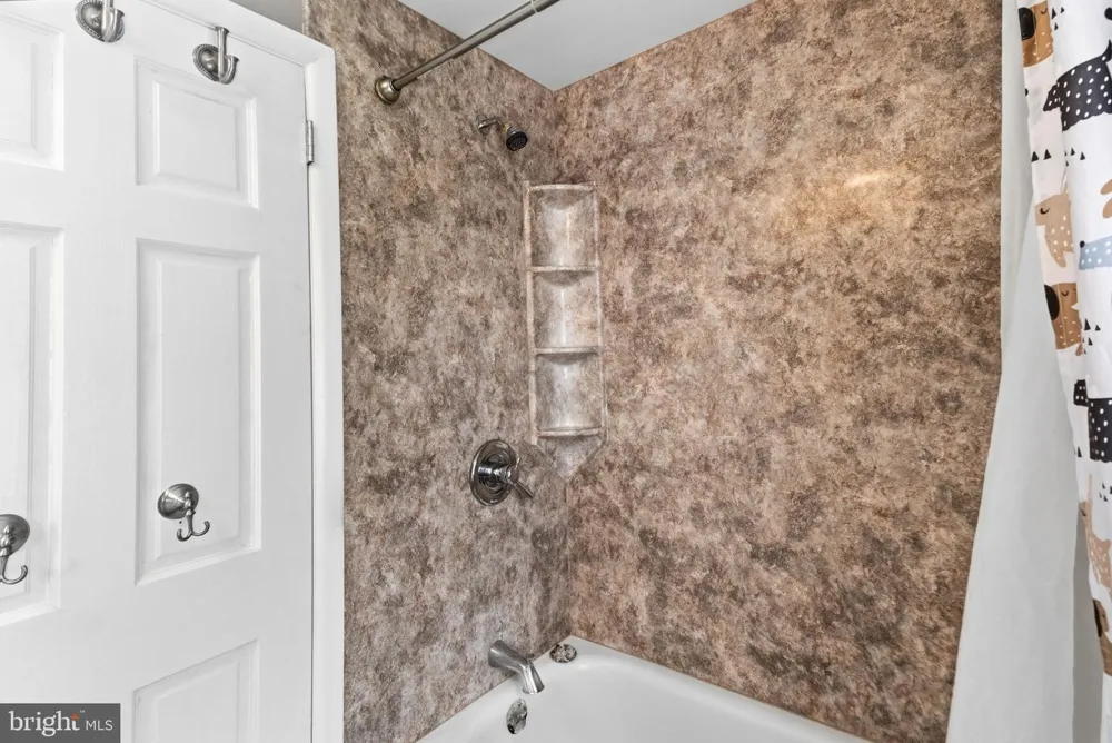 243 CRESTVIEW ROAD Hatboro, PA 19040