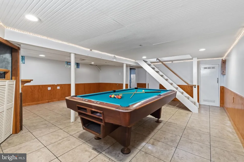 243 CRESTVIEW ROAD Hatboro, PA 19040