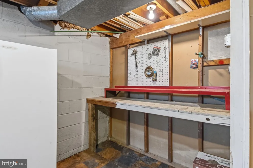 243 CRESTVIEW ROAD Hatboro, PA 19040