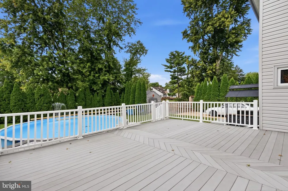 243 CRESTVIEW ROAD Hatboro, PA 19040