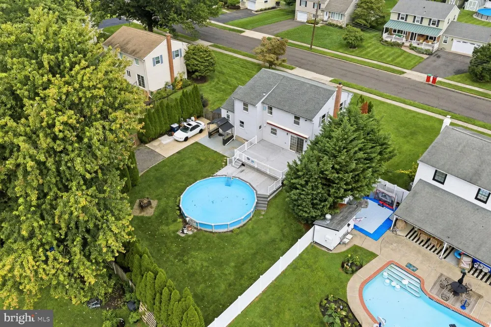 243 CRESTVIEW ROAD Hatboro, PA 19040