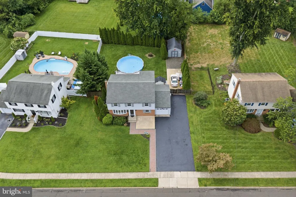 243 CRESTVIEW ROAD Hatboro, PA 19040