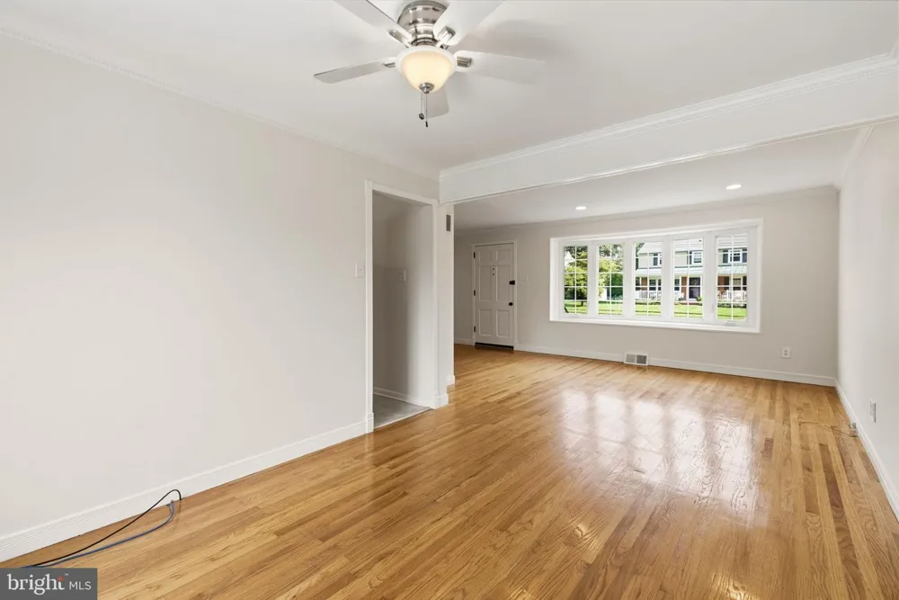 243 CRESTVIEW ROAD Hatboro, PA 19040