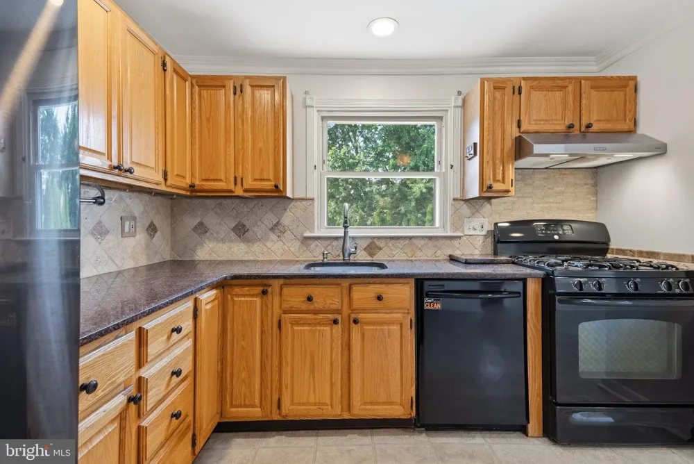 243 CRESTVIEW ROAD Hatboro, PA 19040