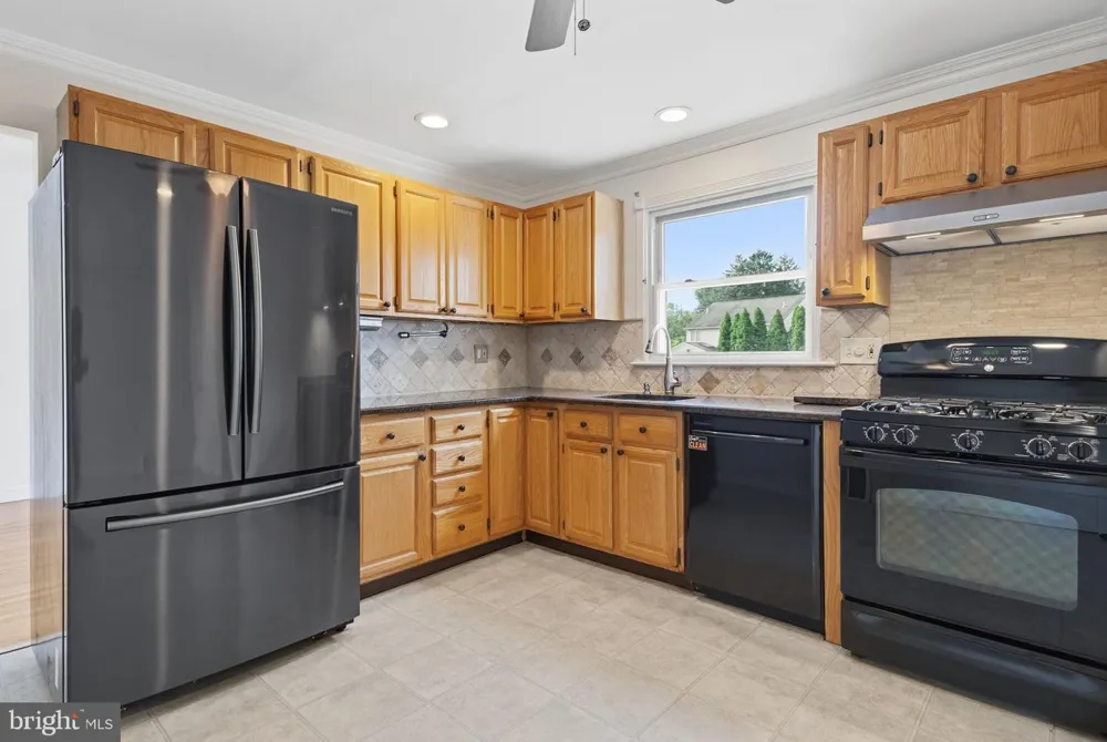 243 CRESTVIEW ROAD Hatboro, PA 19040
