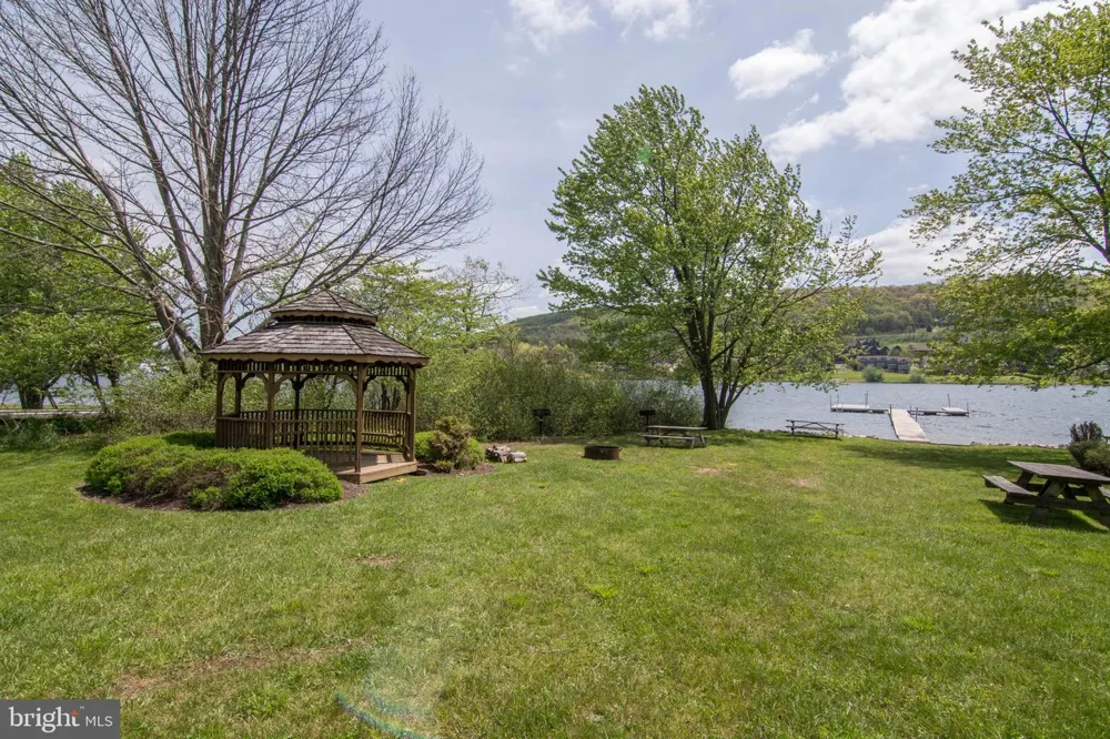 19 SLOPESIDE TERRACE #10E Mchenry, MD 21541