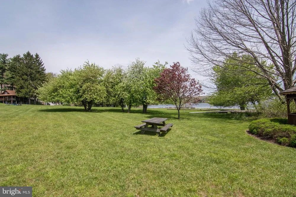 19 SLOPESIDE TERRACE #10E Mchenry, MD 21541