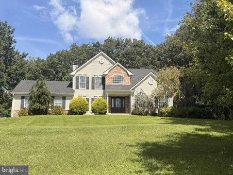 124 BOBBIS TERRACE