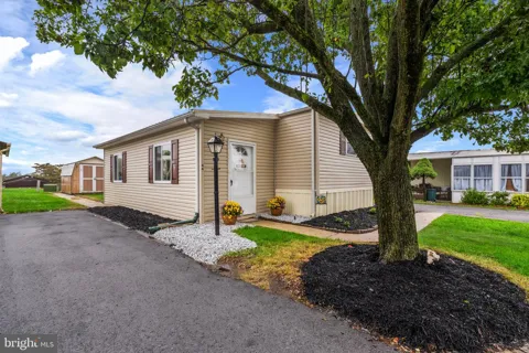 44 RIDGEWOOD MANOR