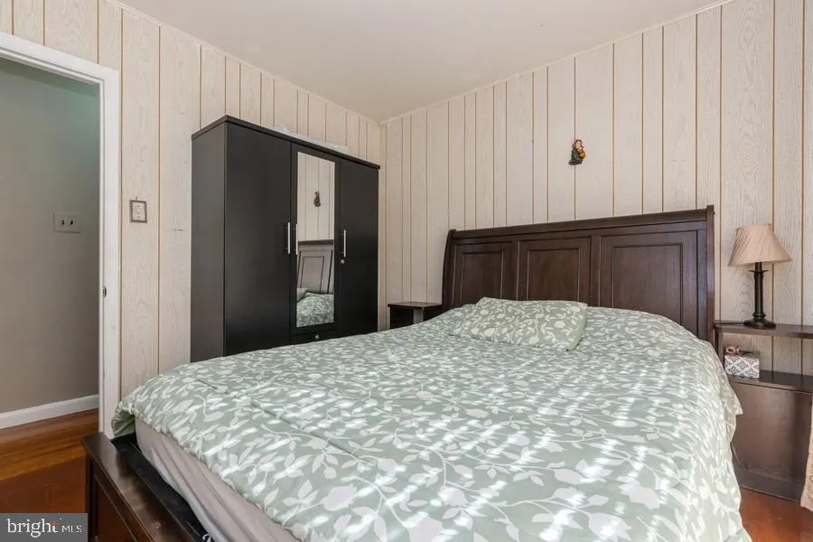 212 3RD AVENUE W Cherry Hill, NJ 08002