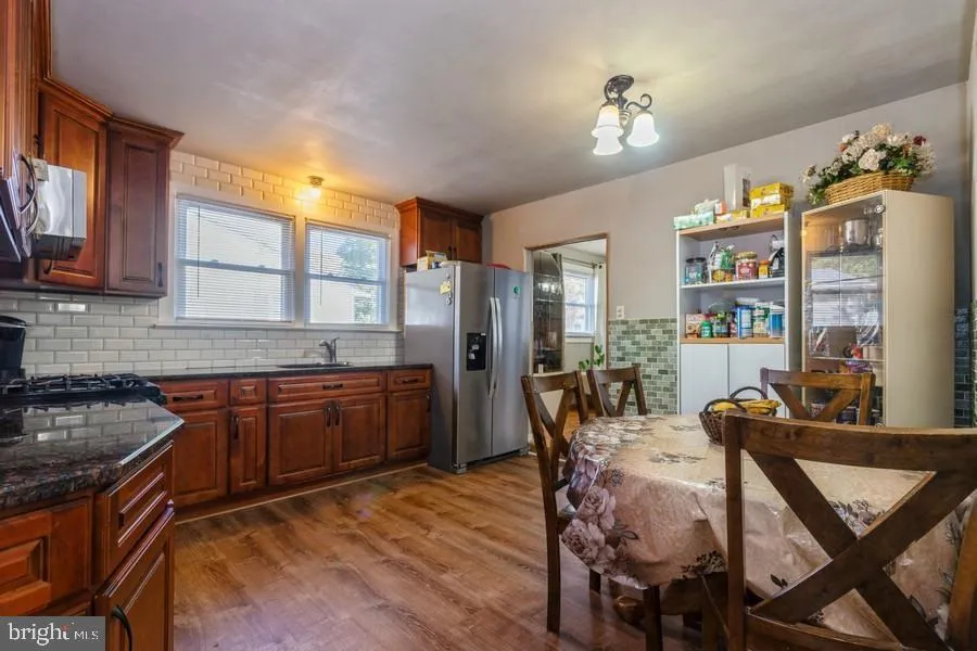 212 3RD AVENUE W Cherry Hill, NJ 08002