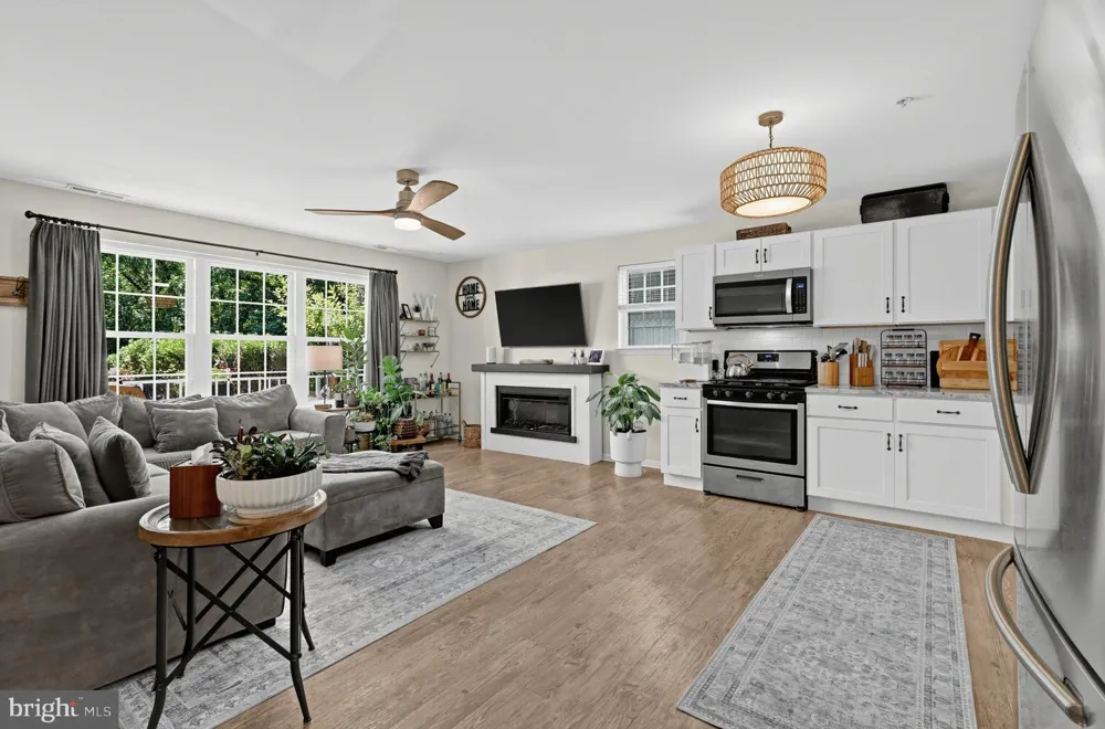 811 SUNFLOWER WAY Mantua, NJ 08051