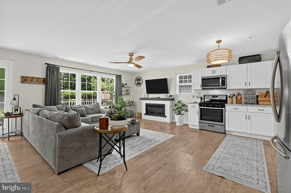 811 SUNFLOWER WAY Mantua, NJ 08051