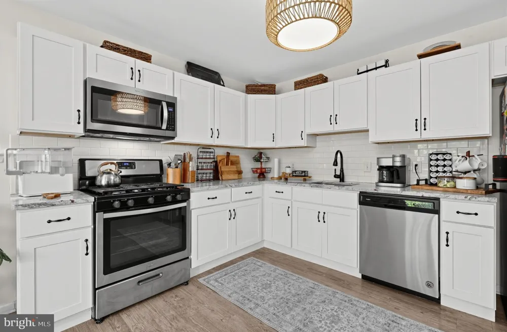 811 SUNFLOWER WAY Mantua, NJ 08051