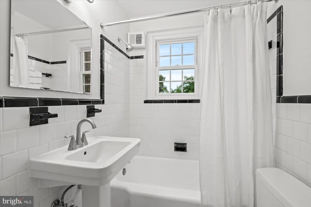 317 E CUSTIS AVENUE #A Alexandria, VA 22301