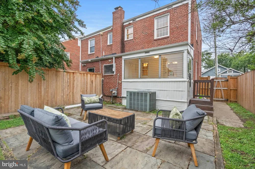 317 E CUSTIS AVENUE #A Alexandria, VA 22301