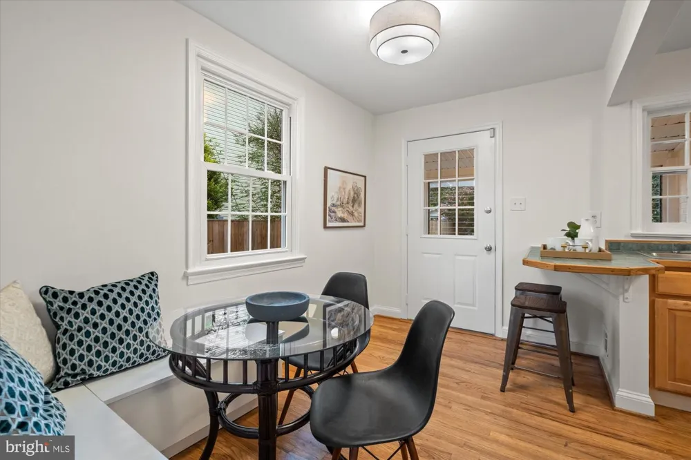 317 E CUSTIS AVENUE #A Alexandria, VA 22301
