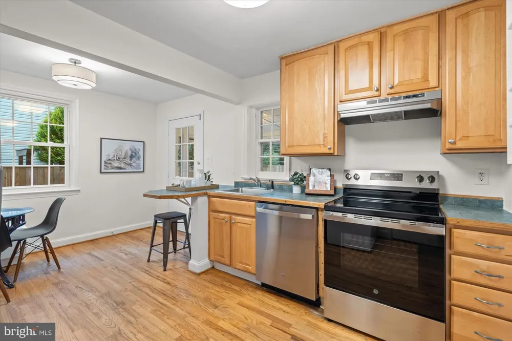 317 E CUSTIS AVENUE #A Alexandria, VA 22301