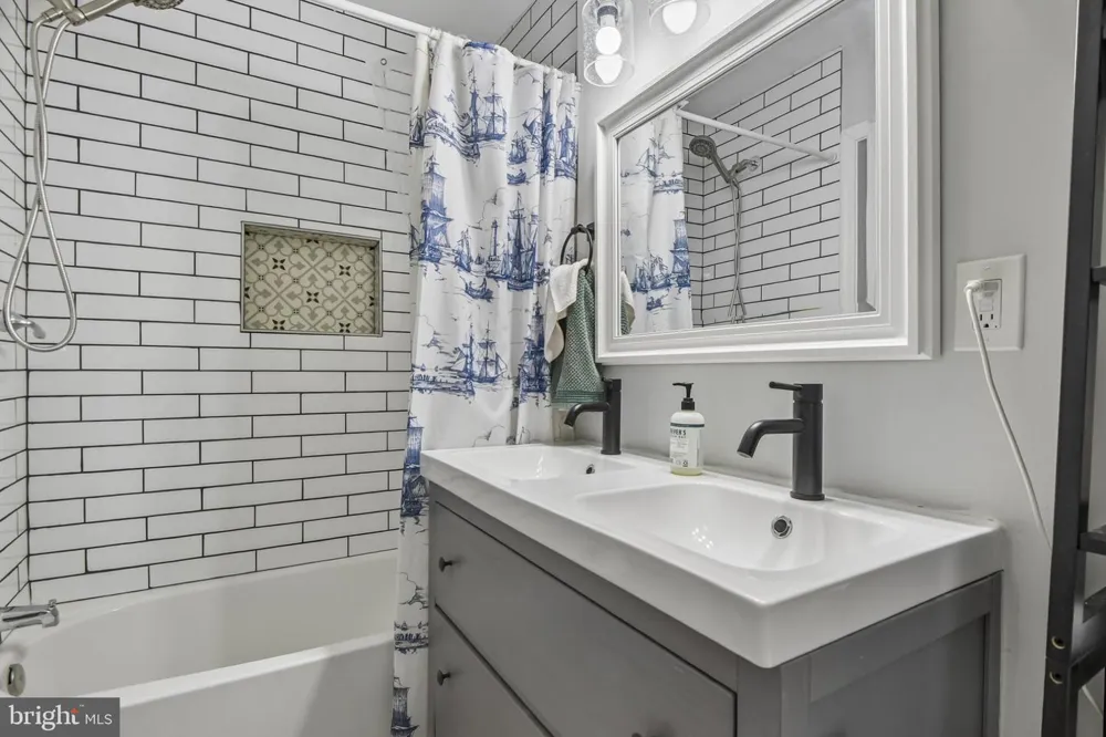 1138 ROLAND HEIGHTS Baltimore, MD 21211