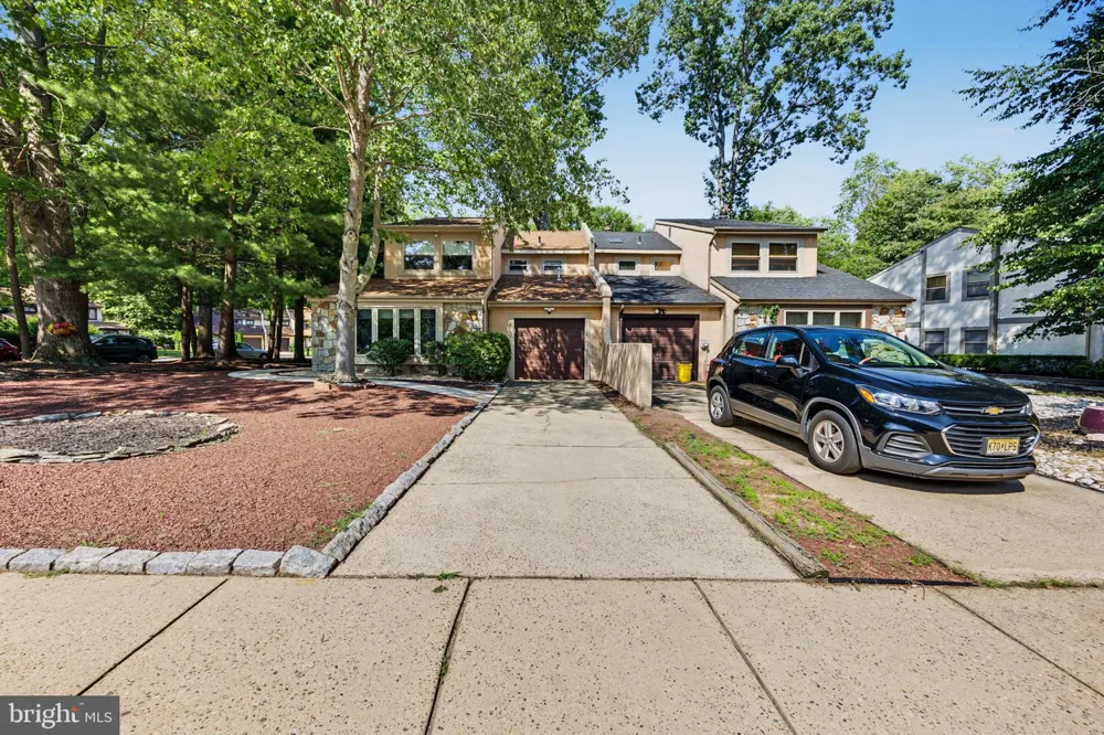 23 GOSHAWK COURT Voorhees, NJ 08043