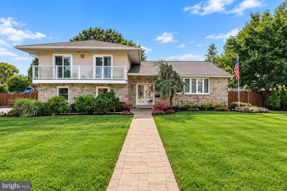 2206 FULMER STREET Philadelphia, PA 19115