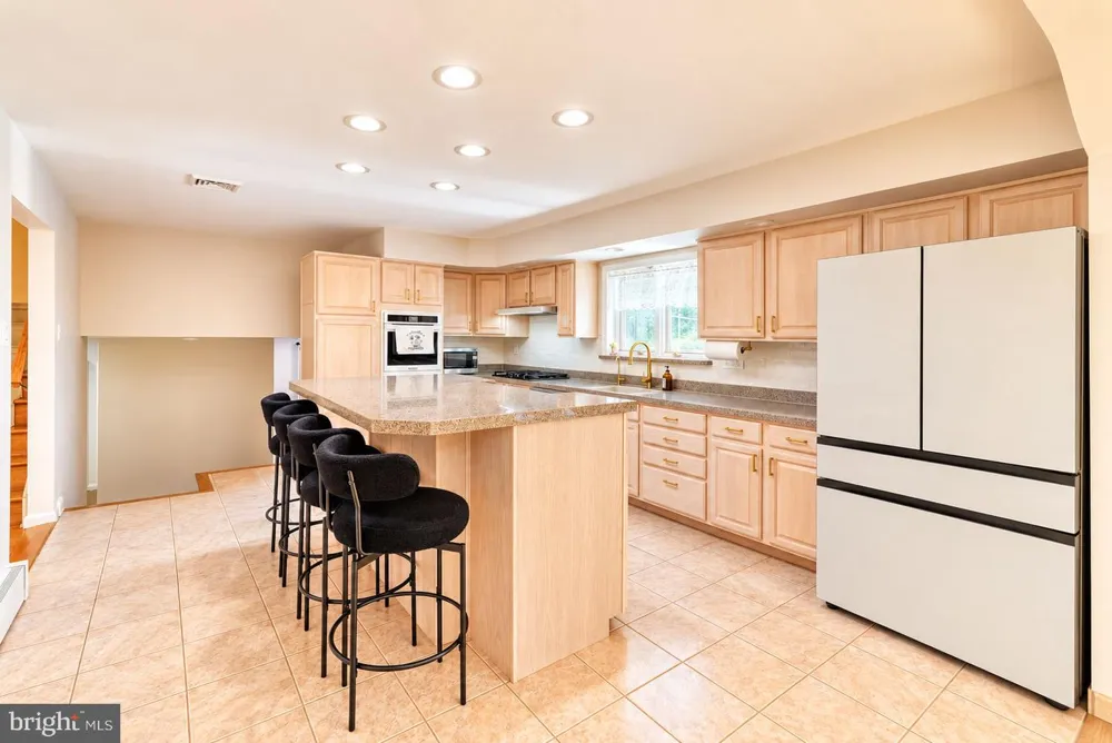 2206 FULMER STREET Philadelphia, PA 19115