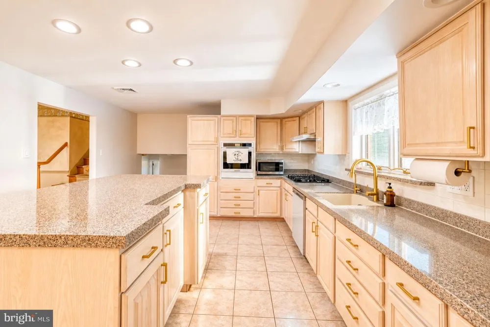 2206 FULMER STREET Philadelphia, PA 19115