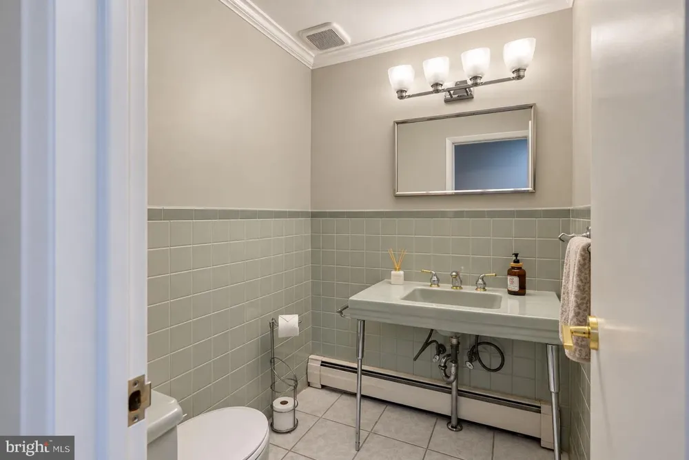 2206 FULMER STREET Philadelphia, PA 19115