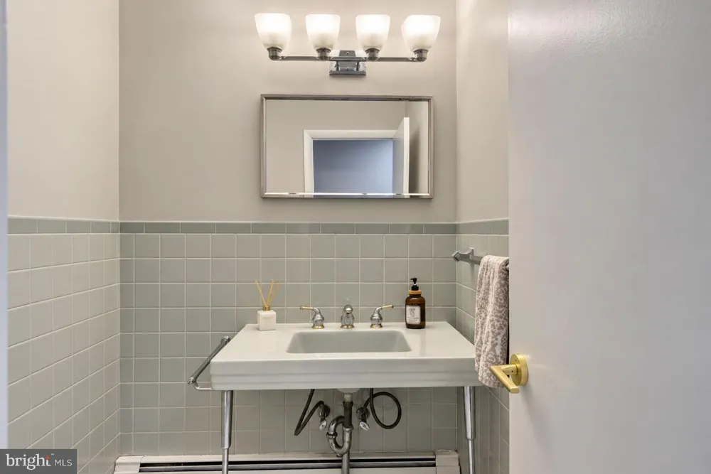 2206 FULMER STREET Philadelphia, PA 19115