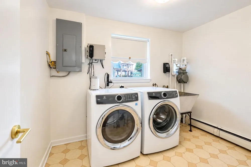 2206 FULMER STREET Philadelphia, PA 19115