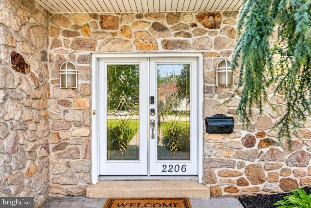 2206 FULMER STREET Philadelphia, PA 19115