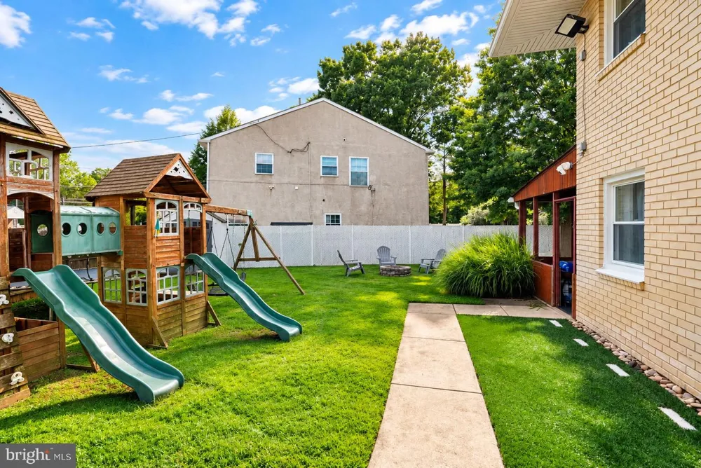 2206 FULMER STREET Philadelphia, PA 19115