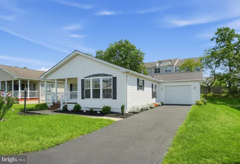 108 DYER COURT