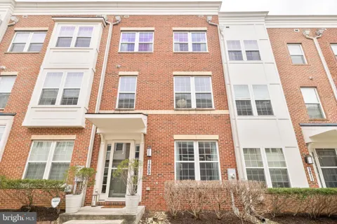 1209 BERRY STREET