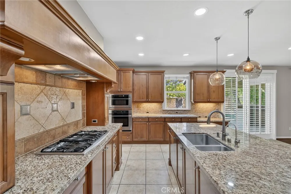 26525 Craftsmen Court Saugus, CA 91350