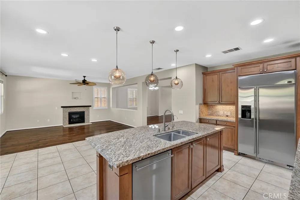 26525 Craftsmen Court Saugus, CA 91350