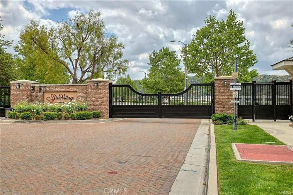 26525 Craftsmen Court Saugus, CA 91350