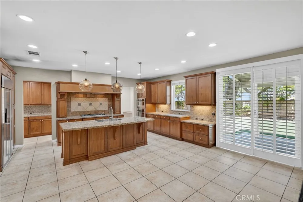26525 Craftsmen Court Saugus, CA 91350