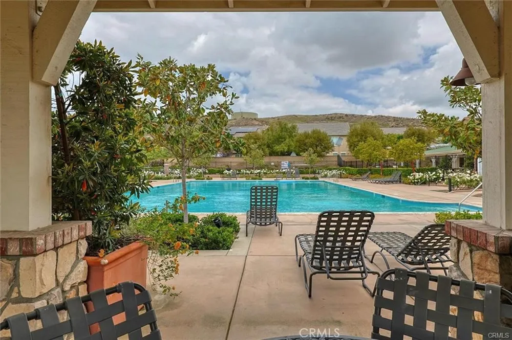 26525 Craftsmen Court Saugus, CA 91350