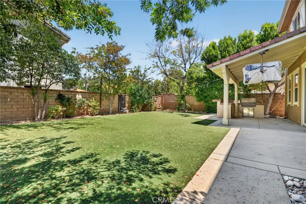 26525 Craftsmen Court Saugus, CA 91350